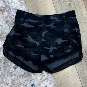 Athleta Black Camo Women's Shorts Small